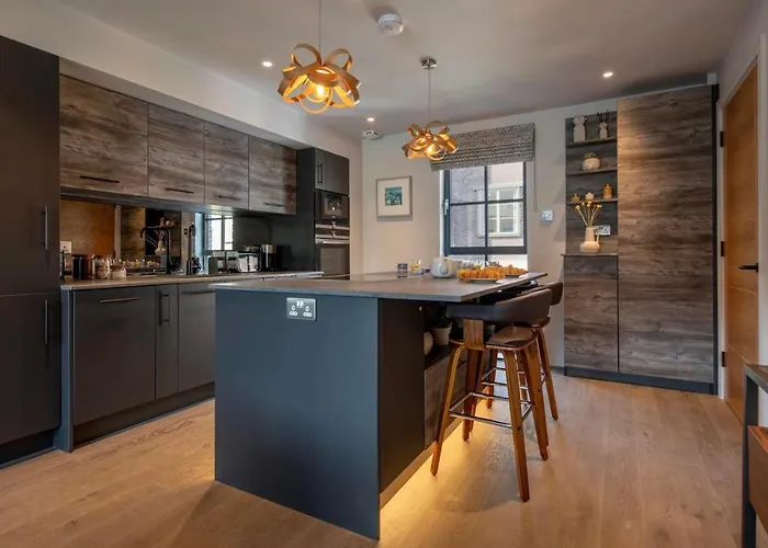 The Quadrant - The Larsen Suite
